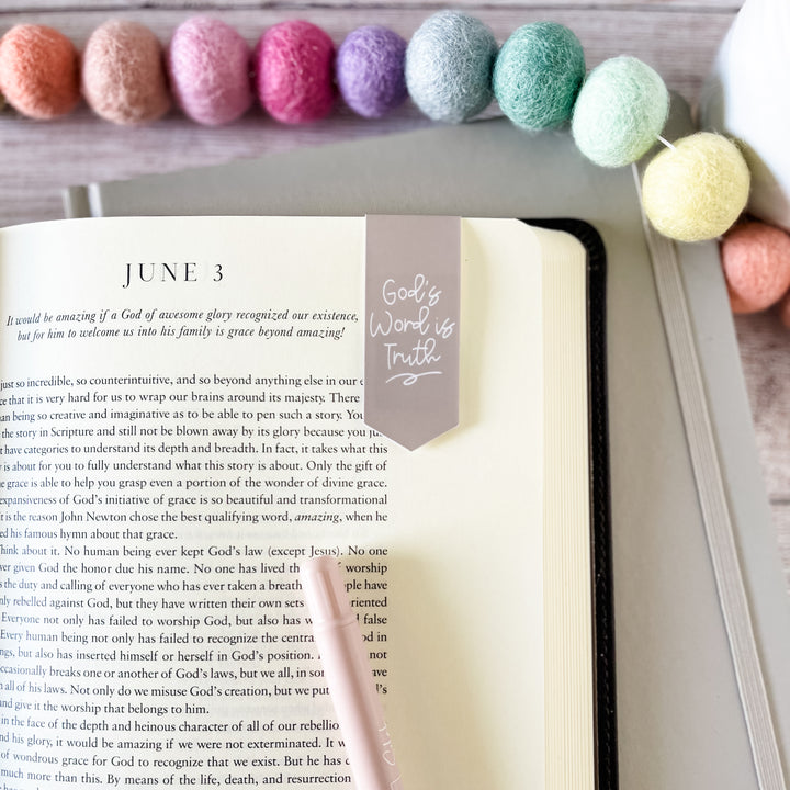 Magnetic Bookmarks ā Trust in the Lord/God's Word is Truth